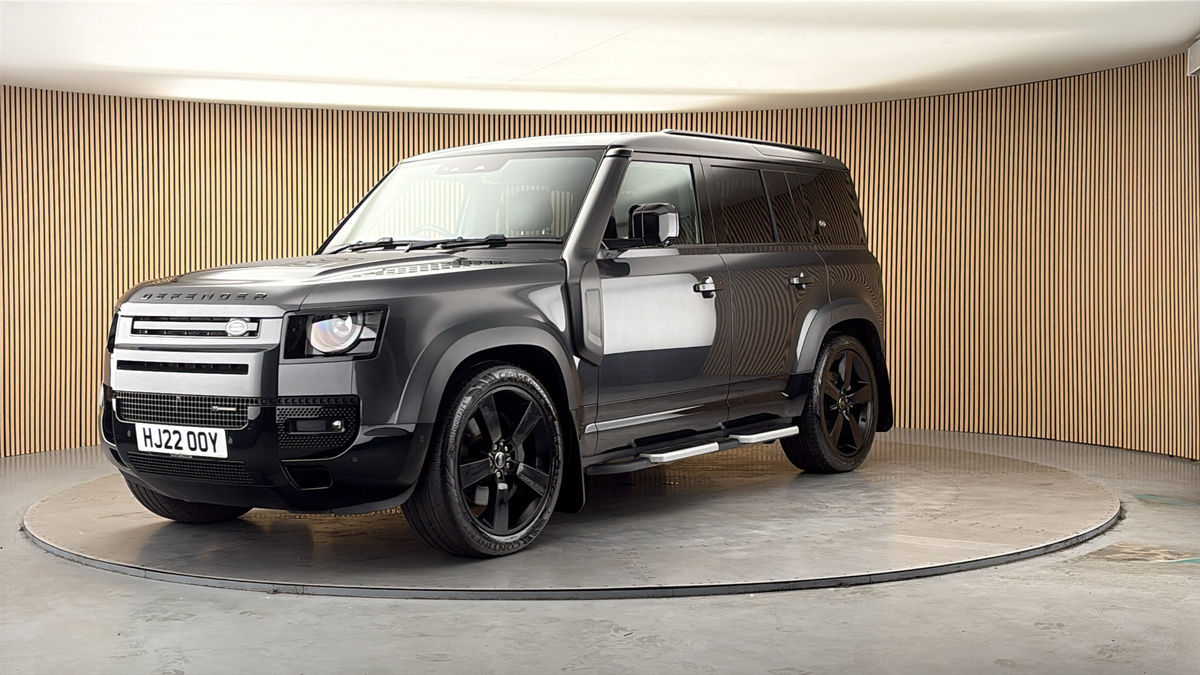 More views of Land Rover Defender 110