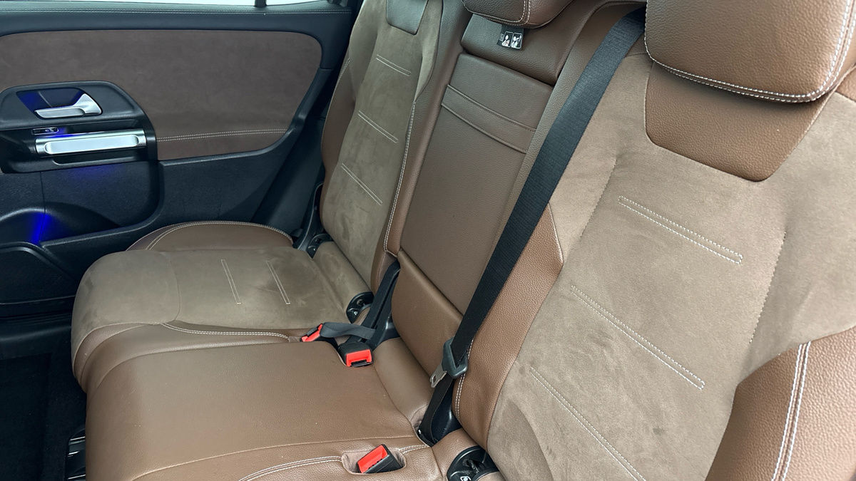 Mercedes-Benz GLB Image 8