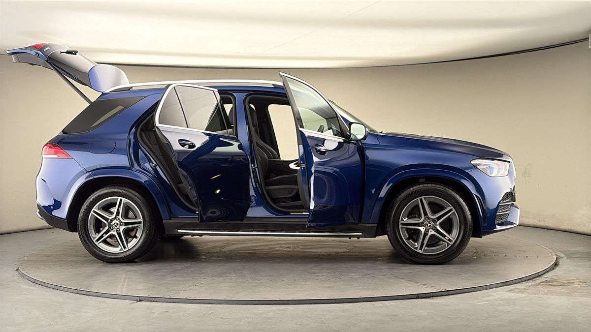 More views of Mercedes-Benz GLE