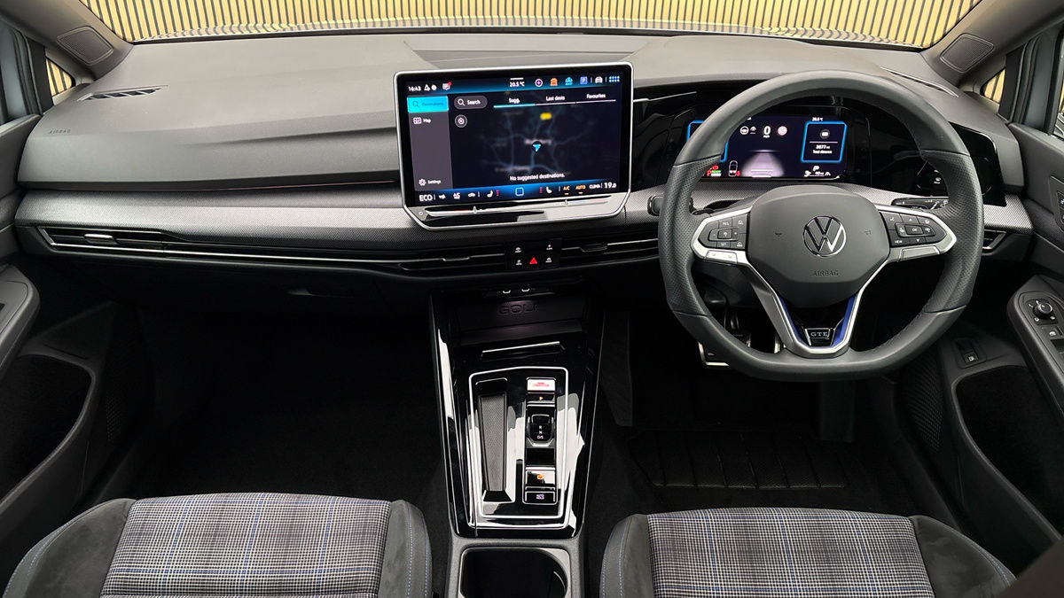 Volkswagen Golf Image 12