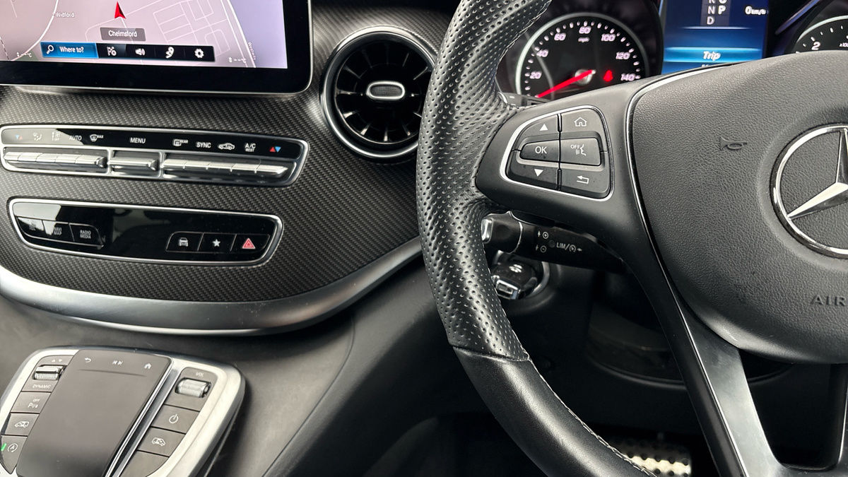 Mercedes-Benz V Class Image 13