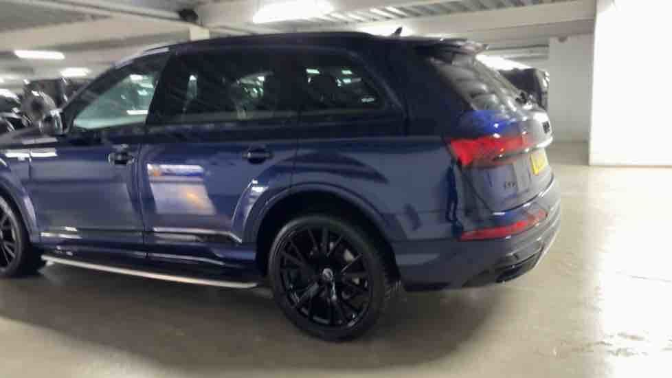 More views of Audi Q7