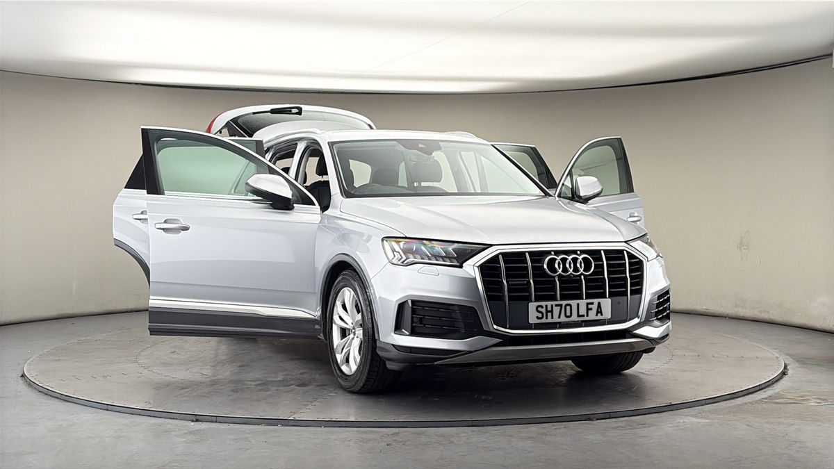 More views of Audi Q7