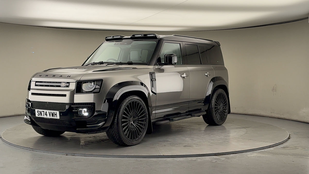 More views of Land Rover Defender 110