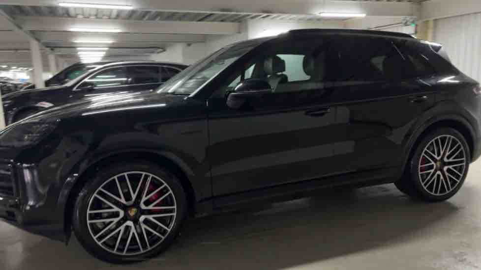 More views of Porsche Cayenne