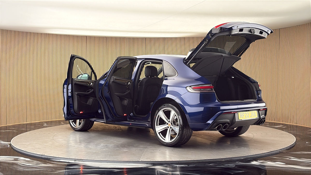 More views of Porsche Macan