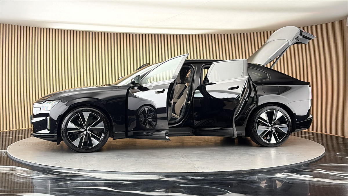 More views of Volvo ES90