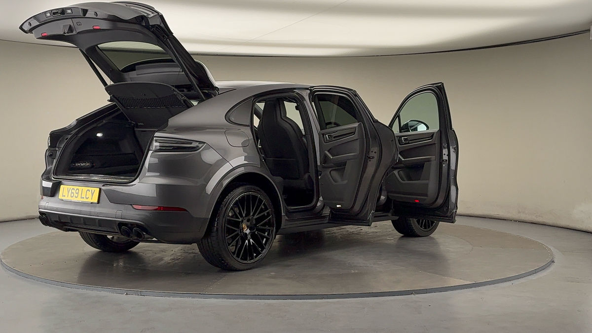 More views of Porsche Cayenne