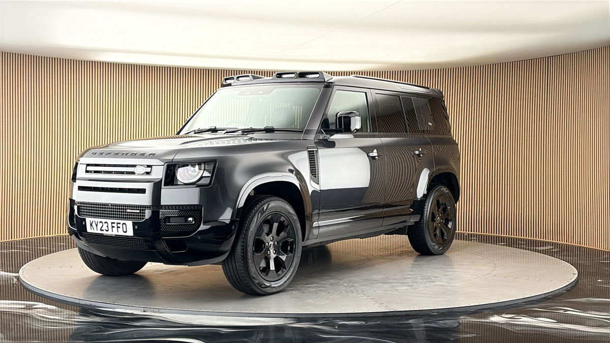 More views of Land Rover Defender 110