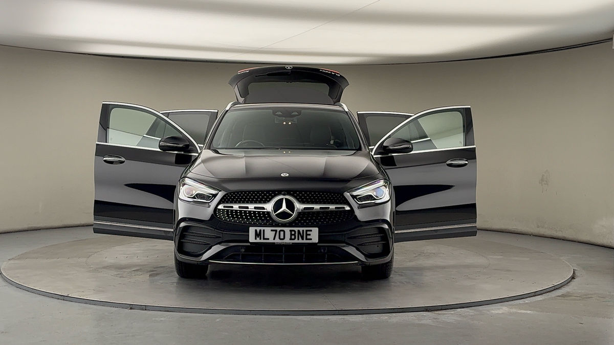 More views of Mercedes-Benz GLA