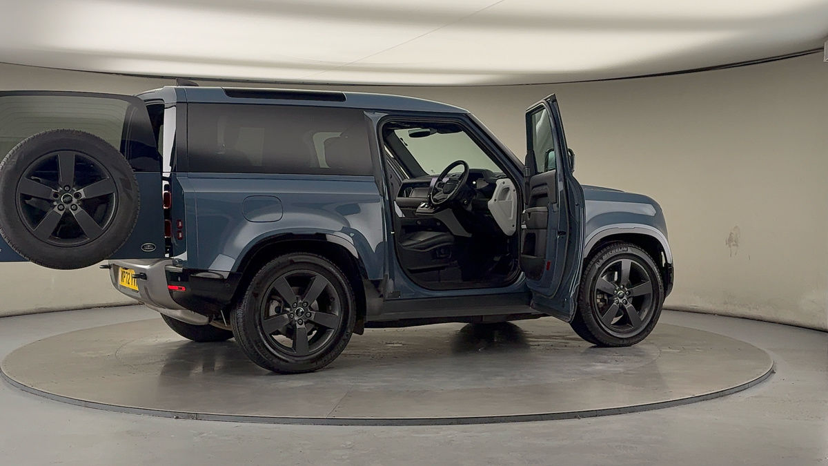 More views of Land Rover Defender 90