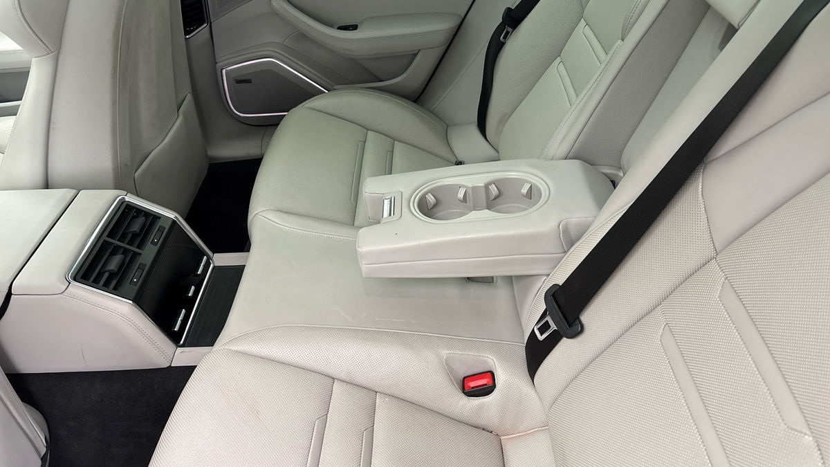 Porsche Panamera Image 9