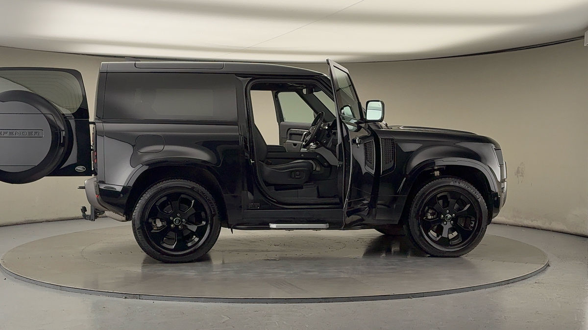 More views of Land Rover Defender 90