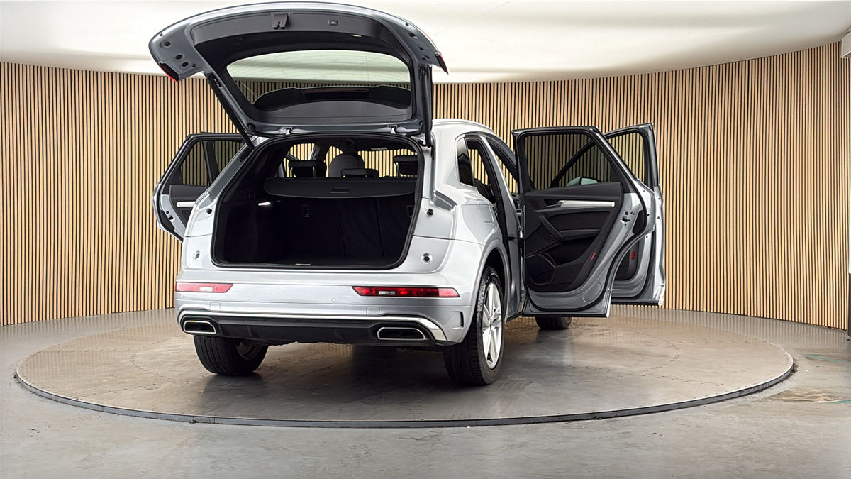More views of Audi Q5