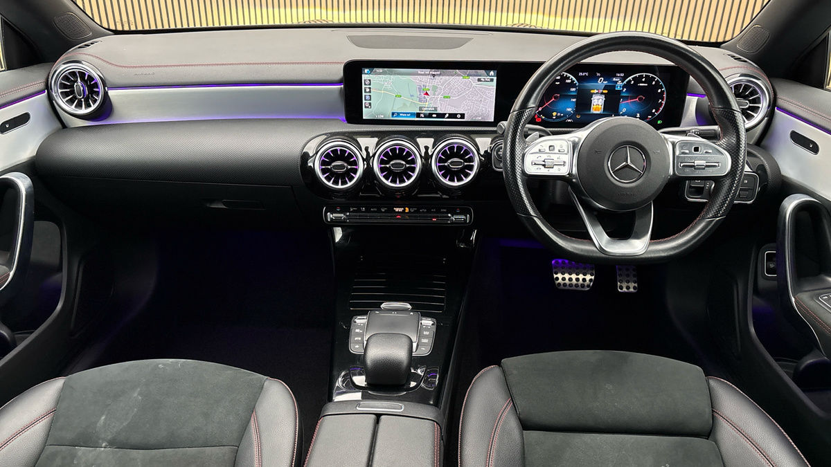 Mercedes-Benz CLA Image 12