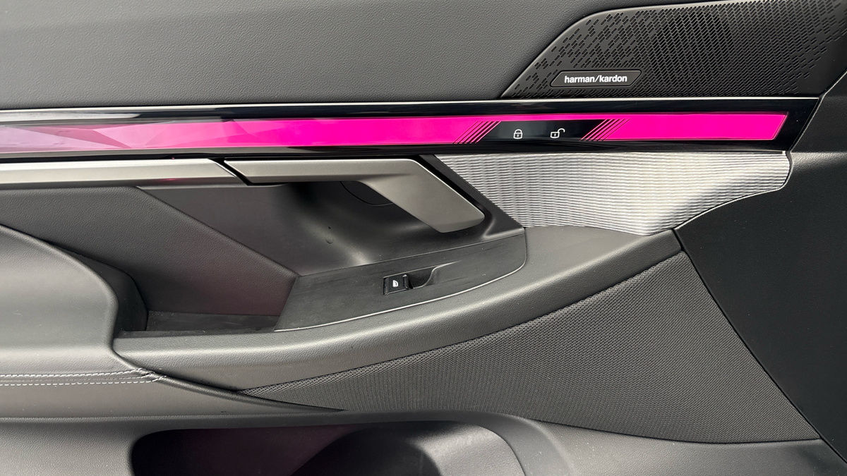 BMW i5 Image 19