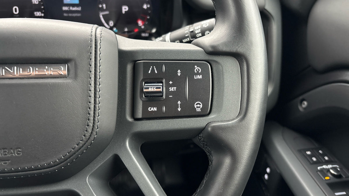 Land Rover Defender 110 Urban Image 14