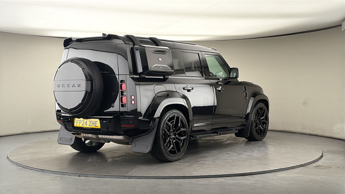 More views of Land Rover Defender 110