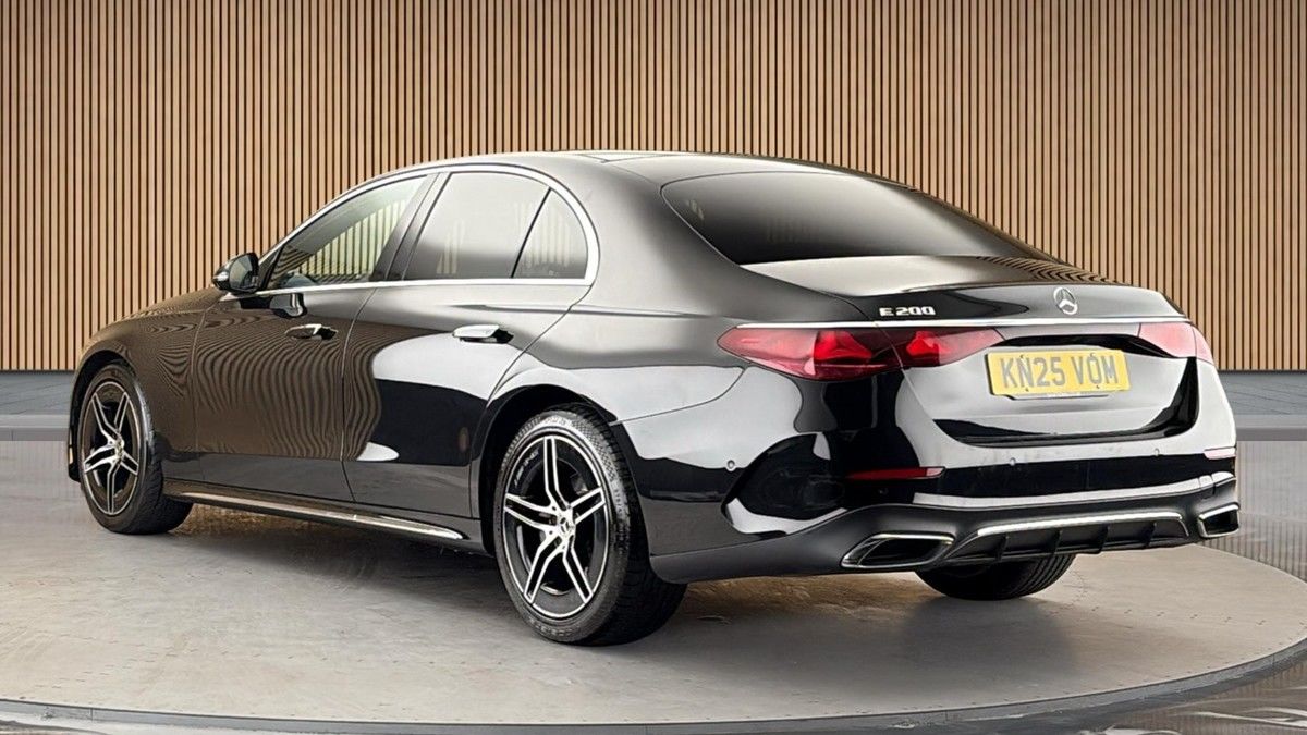 Mercedes-Benz E Class Image 2