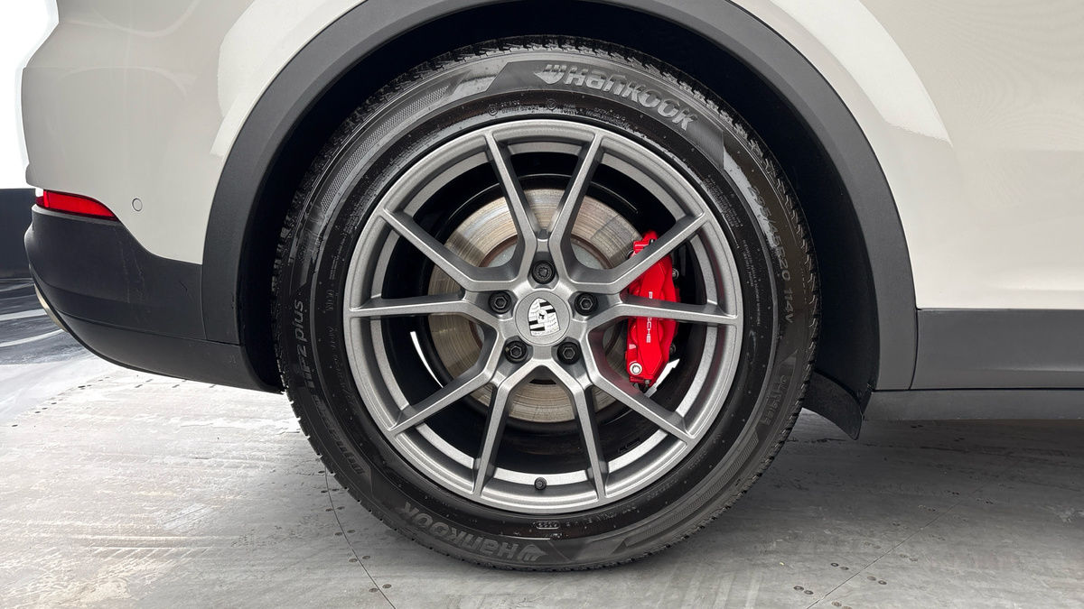Porsche Cayenne Image 10