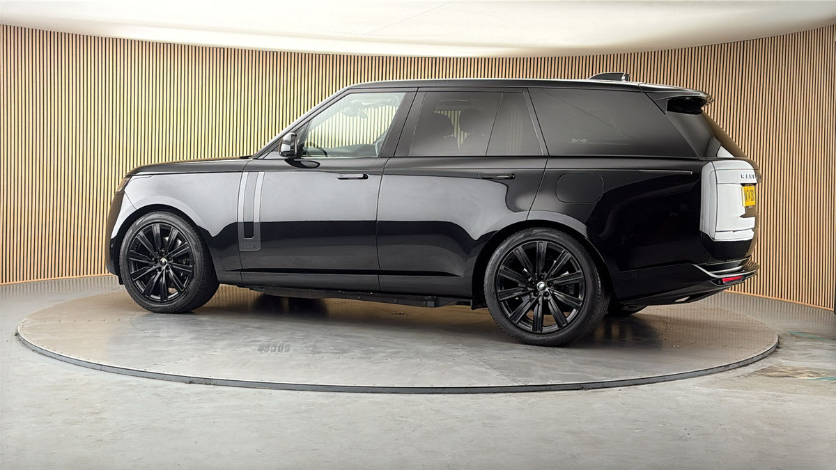 More views of Land Rover Range Rover