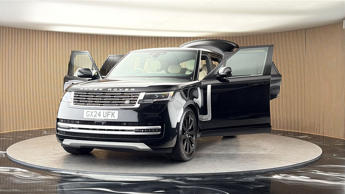 More views of Land Rover Range Rover