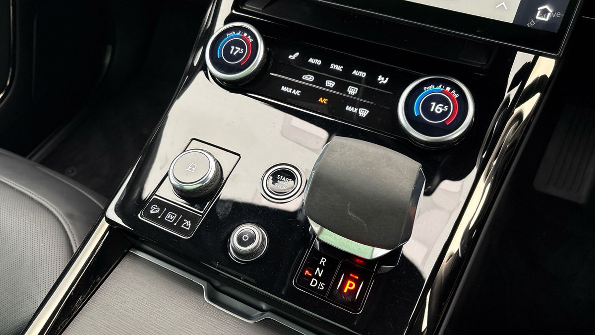 Land Rover Range Rover Sport Image 26