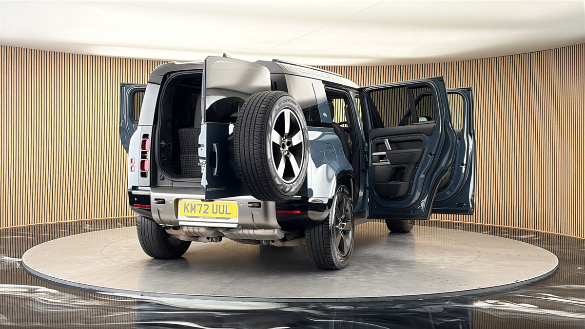 More views of Land Rover Defender 110