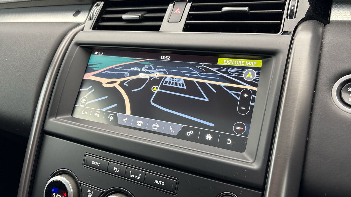 Land Rover Discovery Image 17