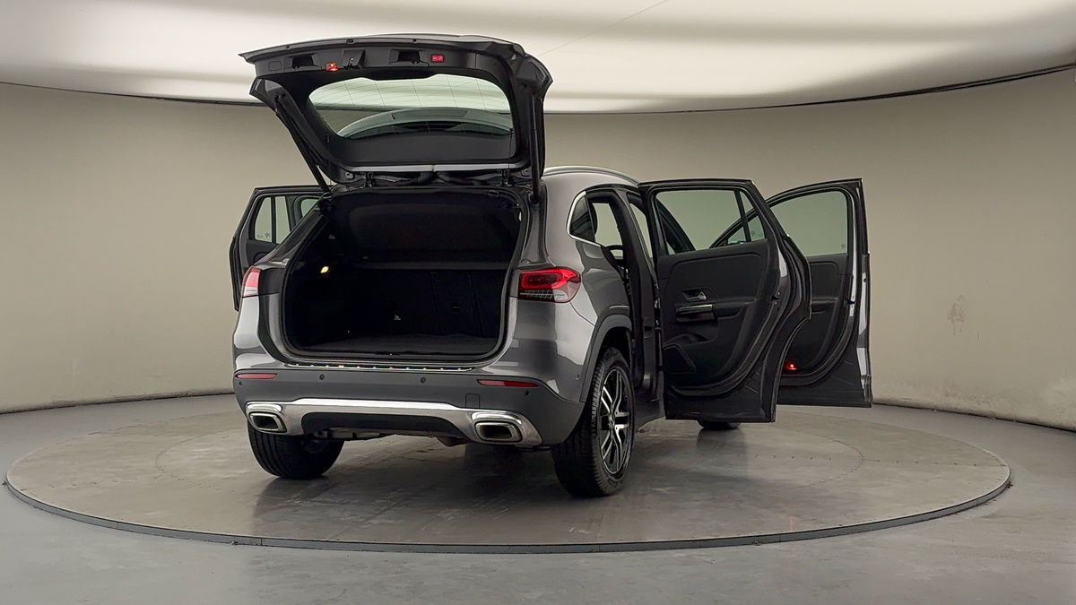 More views of Mercedes-Benz GLA