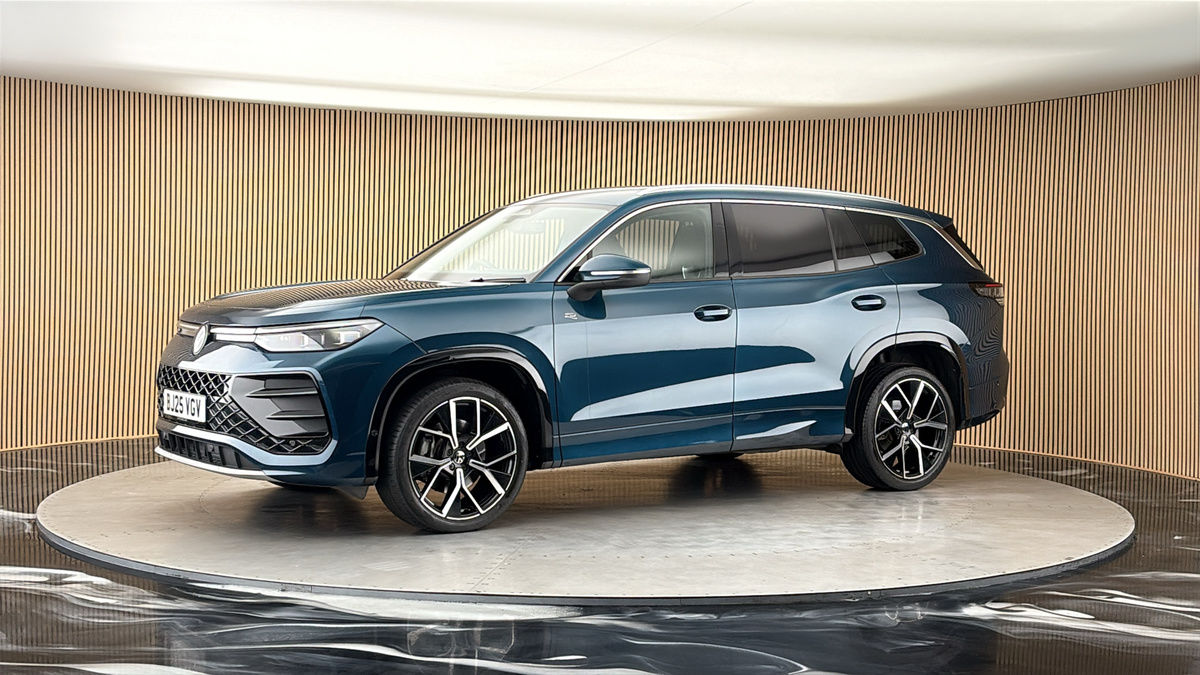 More views of Volkswagen Tayron