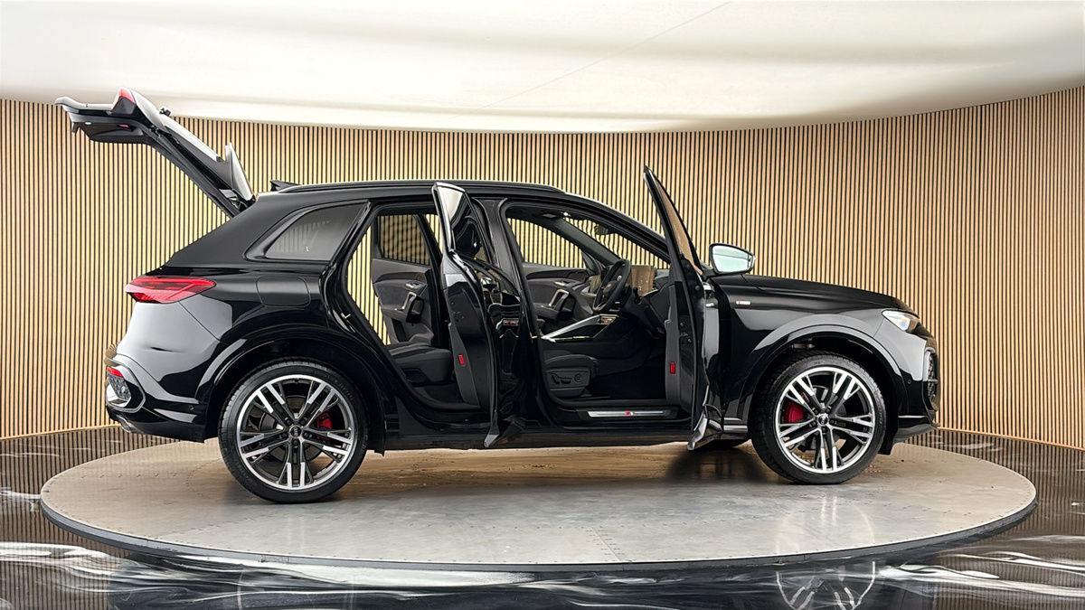 More views of Audi Q5