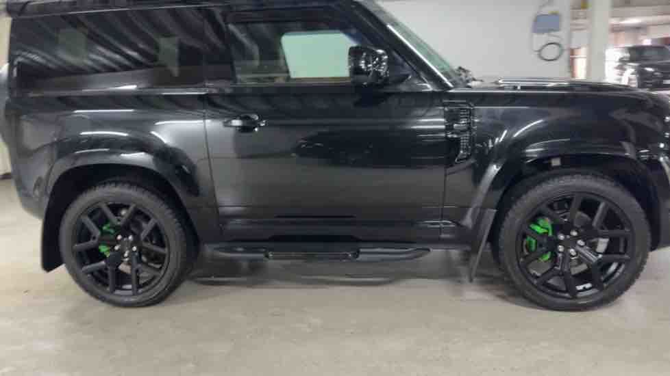 More views of Land Rover Defender 90