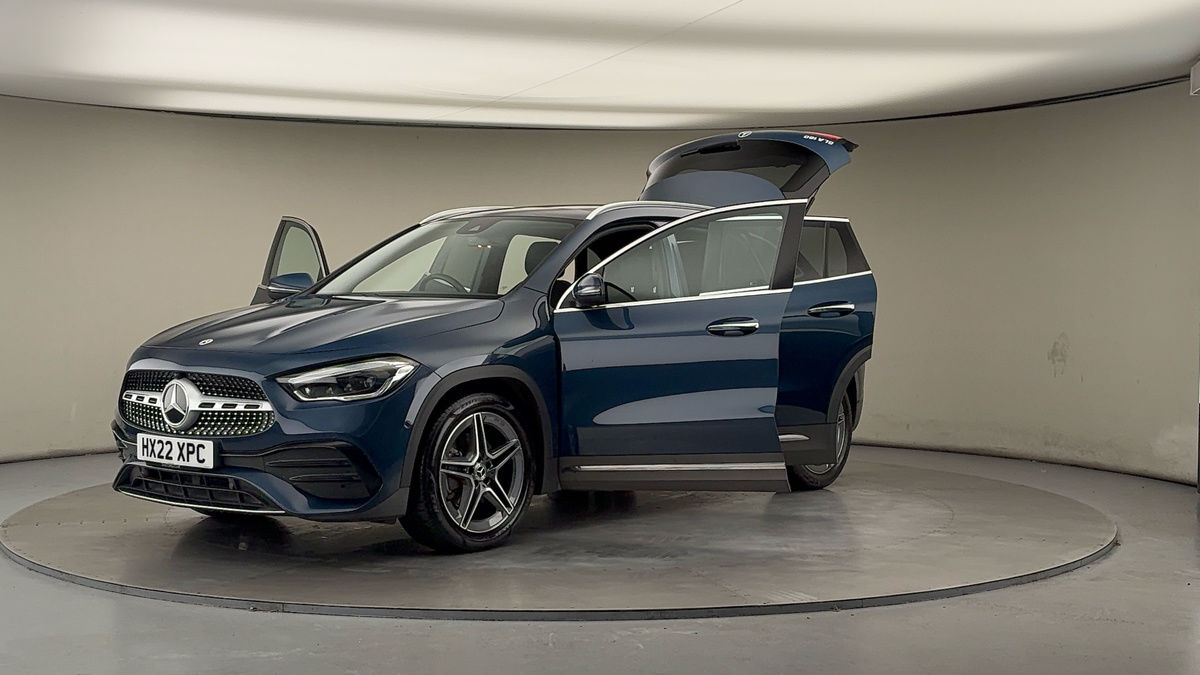 More views of Mercedes-Benz GLA