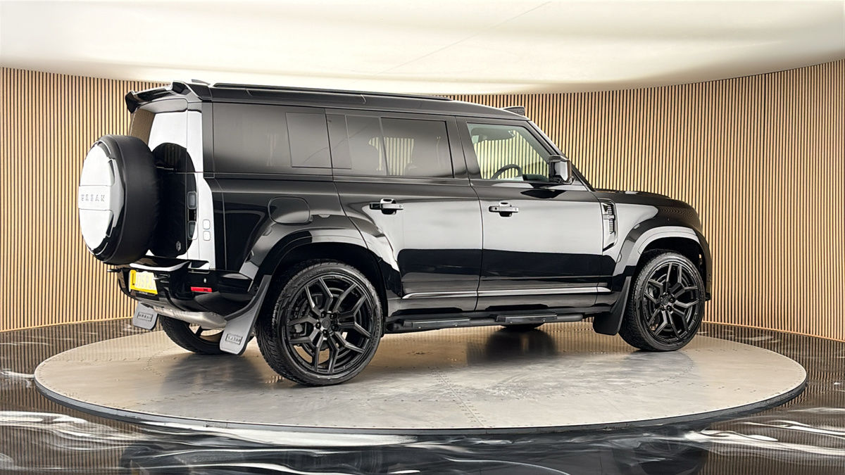 More views of Land Rover Defender 110