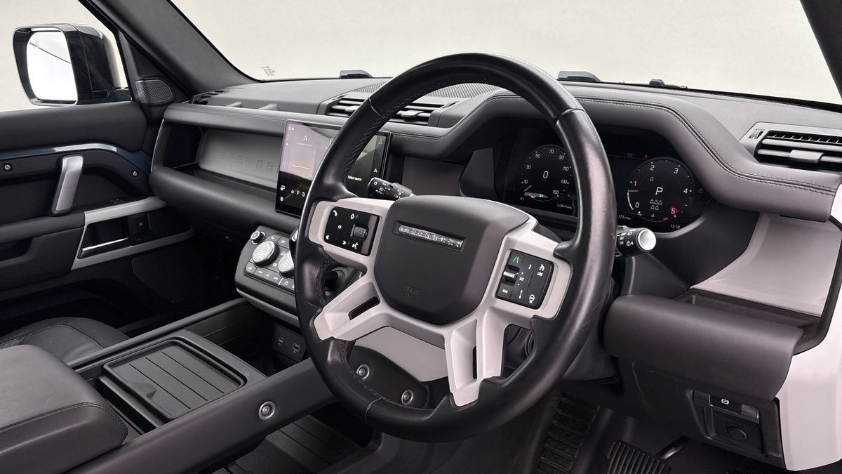 Land Rover Defender 110 Urban Image 5