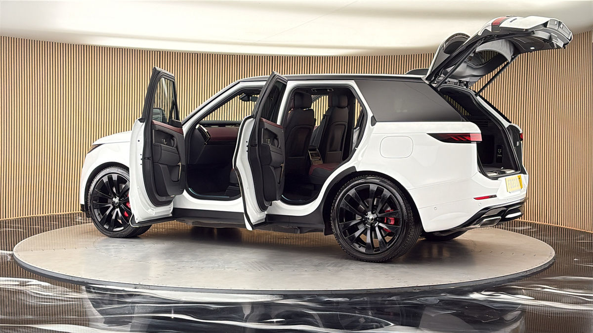 More views of Land Rover Range Rover Sport