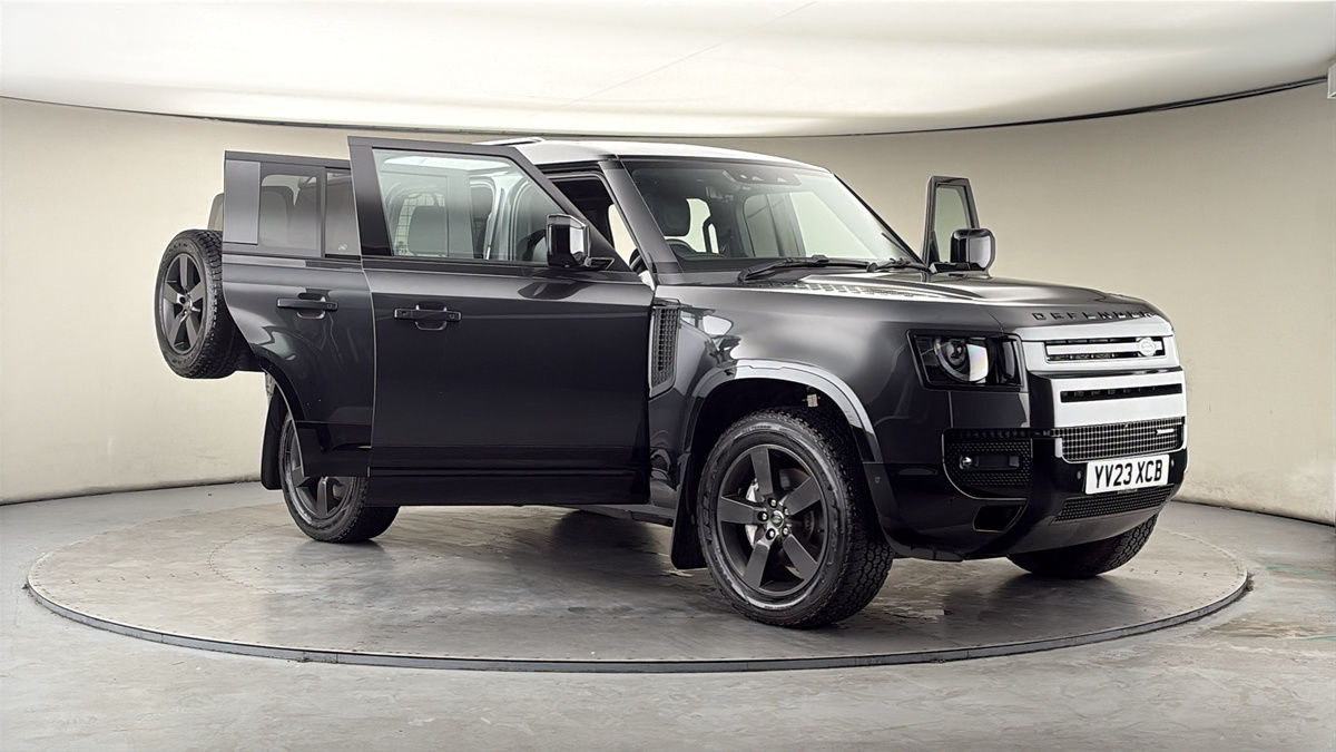 More views of Land Rover Defender 110