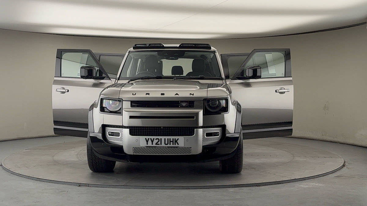 More views of Land Rover Defender 110