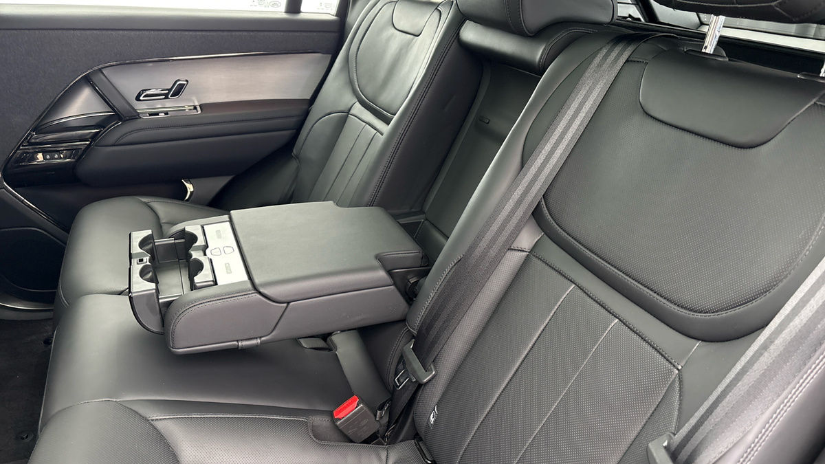 Land Rover Range Rover Sport Image 9