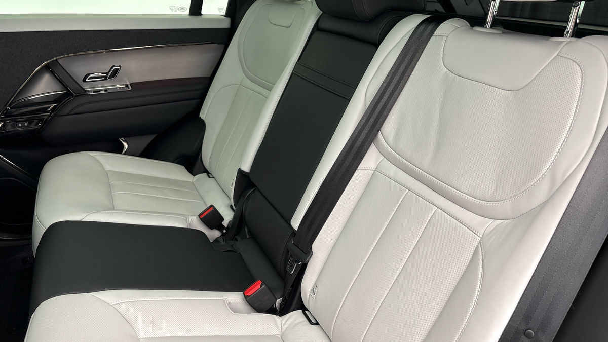 Land Rover Range Rover Sport Image 8