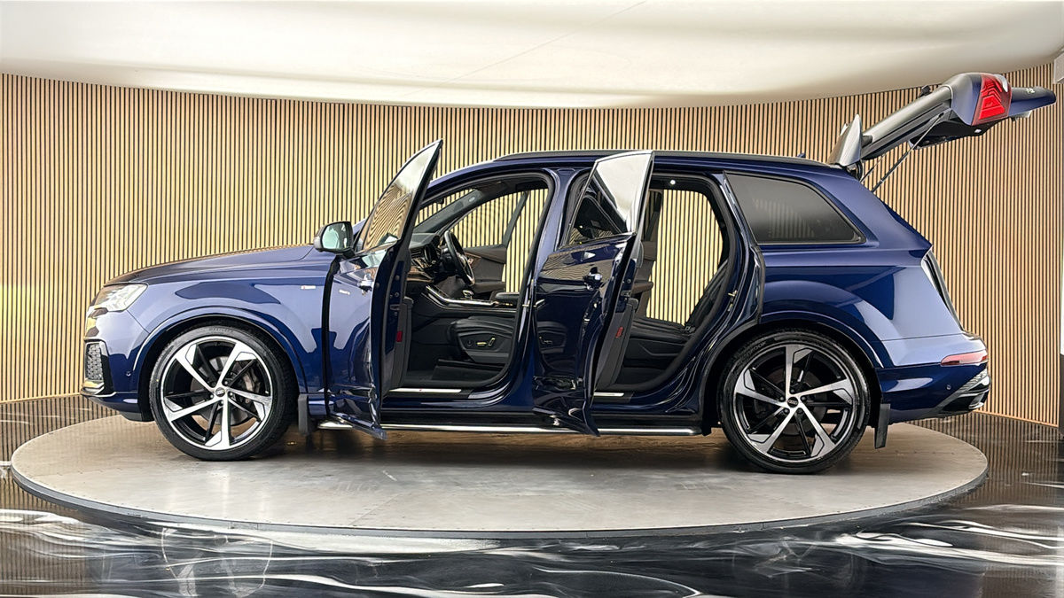 More views of Audi Q7