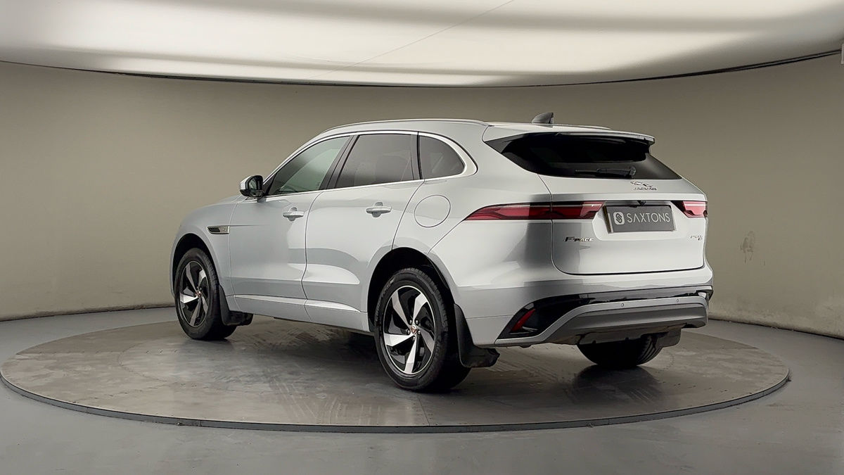 Jaguar F-PACE Image 2