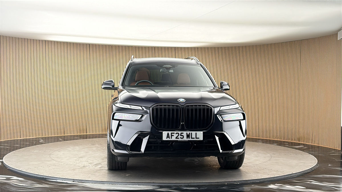 More views of BMW X7