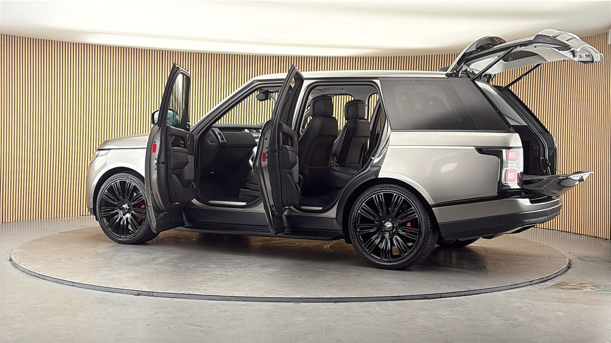 More views of Land Rover Range Rover
