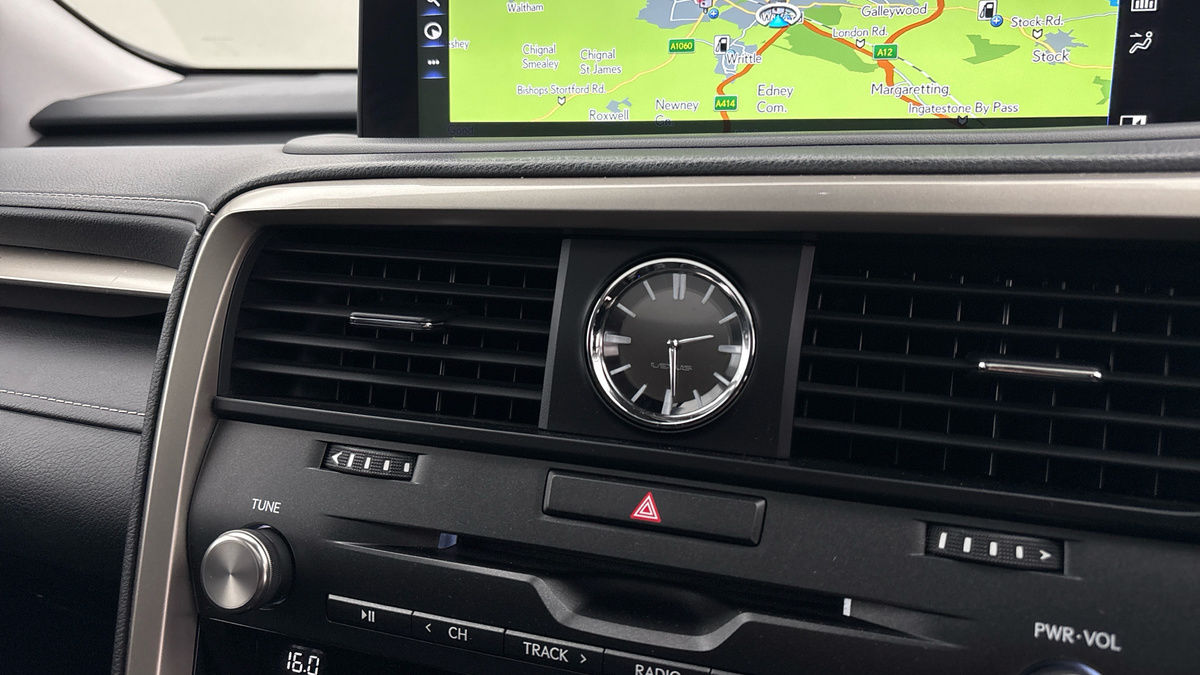 Lexus RX Image 25