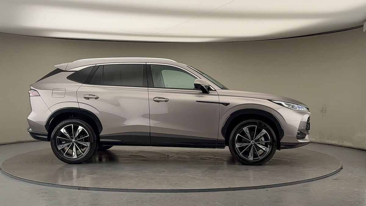 More views of MG MG HS