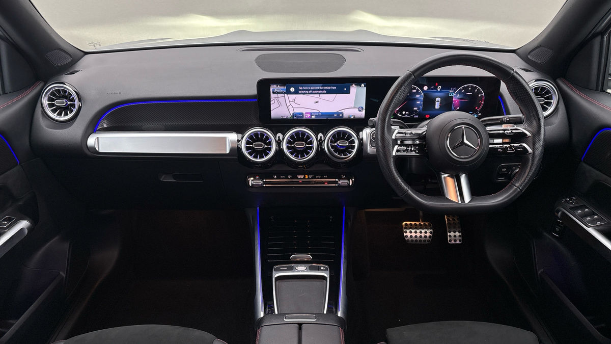 Mercedes-Benz GLB Image 12