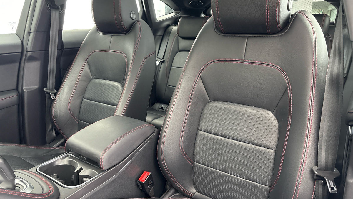 Jaguar E-PACE Image 7