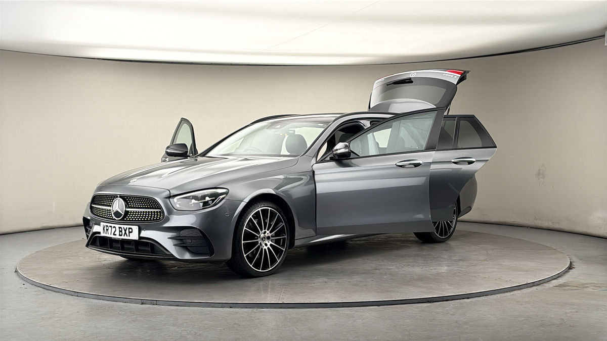 Mercedes-Benz E Class Image 22